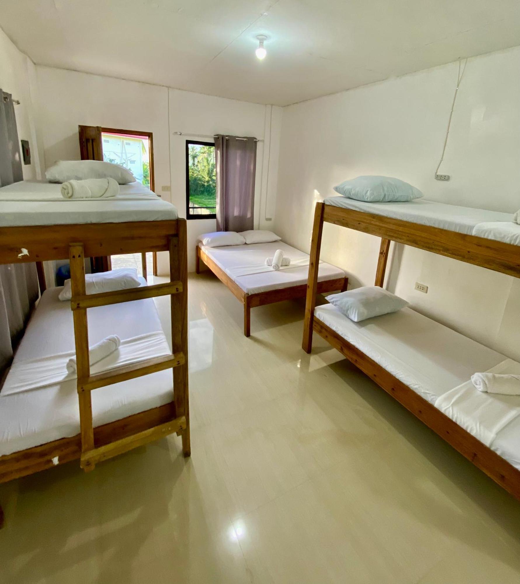 Reddot Guest House เจเนอรัลลูนา ภายนอก รูปภาพ