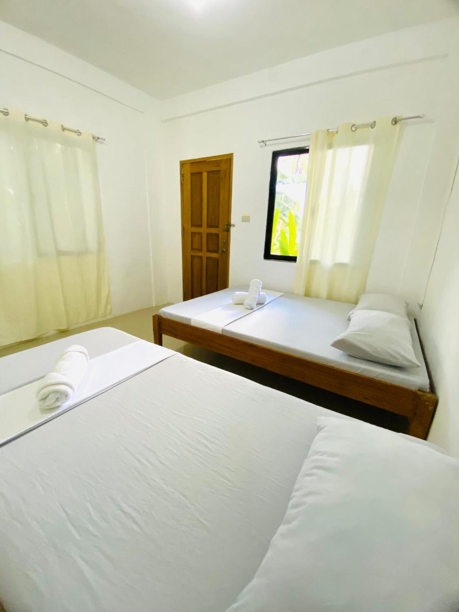 Reddot Guest House เจเนอรัลลูนา ภายนอก รูปภาพ