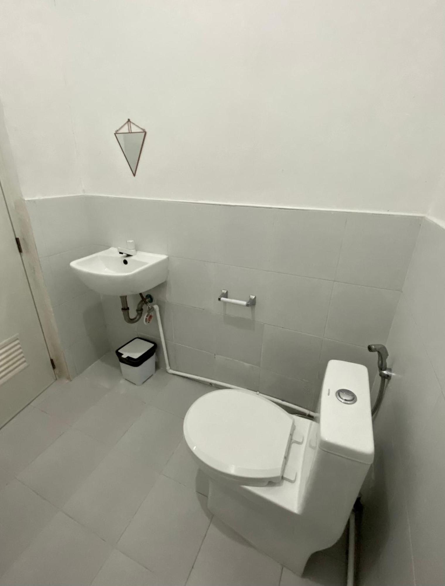 Reddot Guest House เจเนอรัลลูนา ภายนอก รูปภาพ